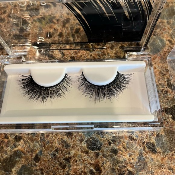 New Velour You Complete Me Lashes - Picture 5 of 5